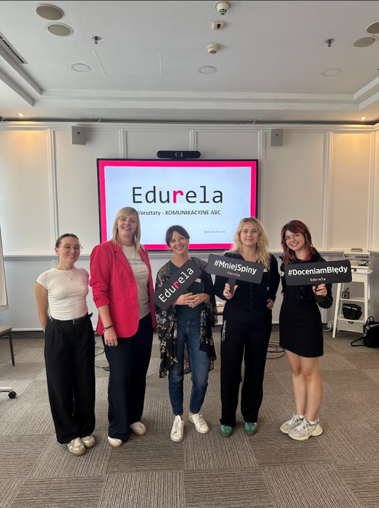 Zespół lektorek BeeReady podczas warsztatów komunikacyjnych Edurela